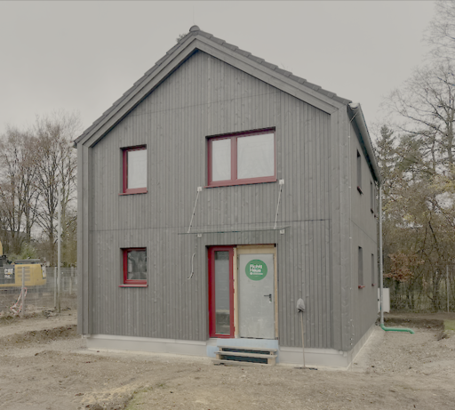 Das Wasserwacht Schwimmlernhaus die neue Heimat der BRK Wasserwacht Unterhaching.